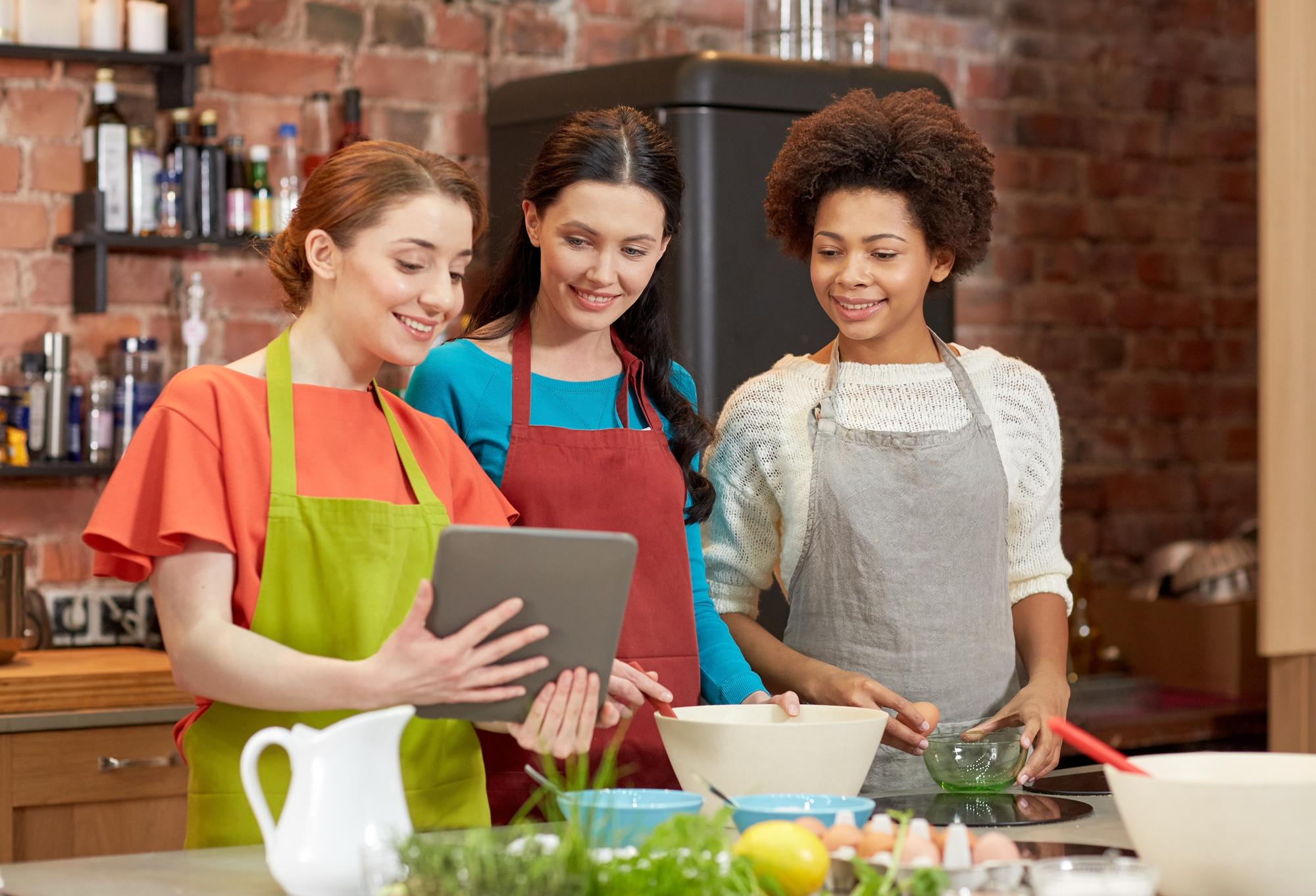 Partecipanti a lezione di cucina